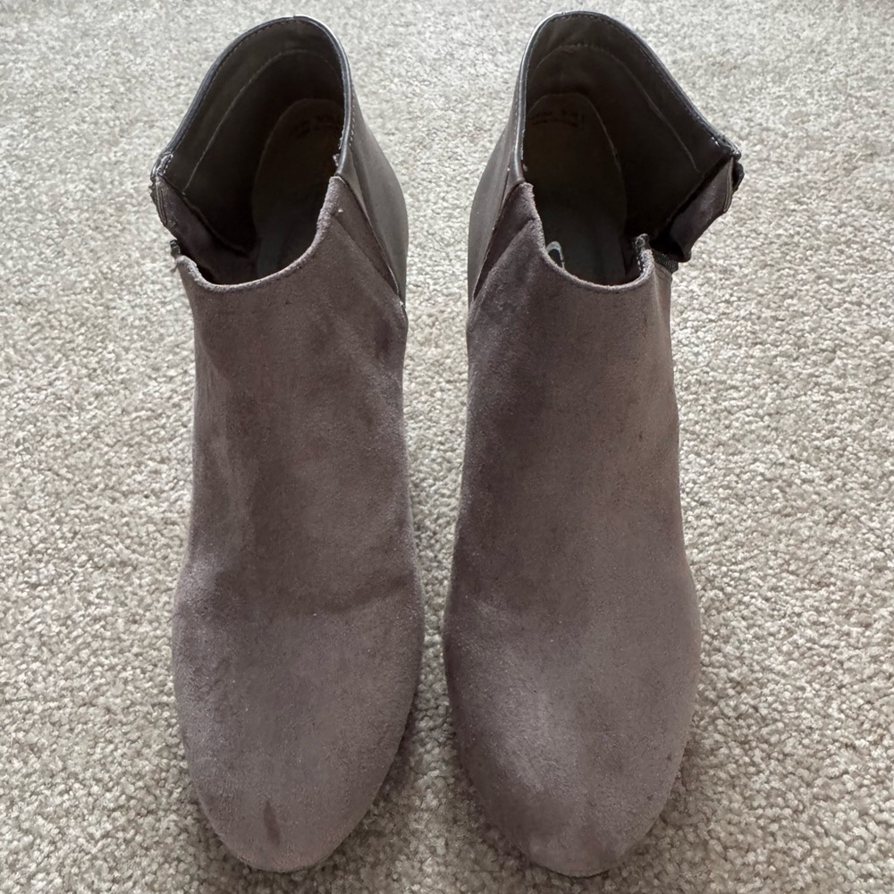CL by Laundry Women's Taupe Suede Heeled Boots